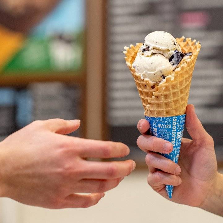 Ben & Jerrys | bakery | 23630-D Valencia Boulevard, Creekside Rd, Valencia, CA 91355, USA | 6612531666 OR +1 661-253-1666