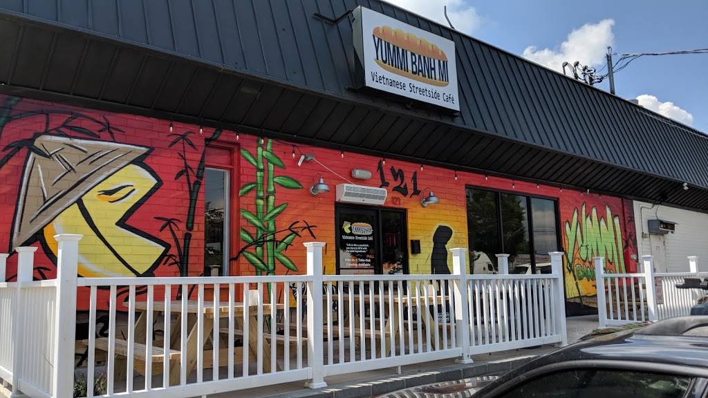 Yummi Banh Mi Street Side Cafè | restaurant | 121 N Long St, Salisbury, NC 28144, USA | 7042094591 OR +1 704-209-4591