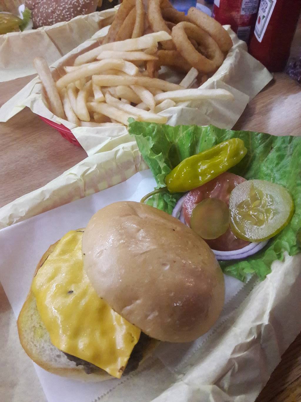 Dannys Palm Bar & Grill | restaurant | 965 Orange Ave, Coronado, CA 92118, USA | 6194353171 OR +1 619-435-3171