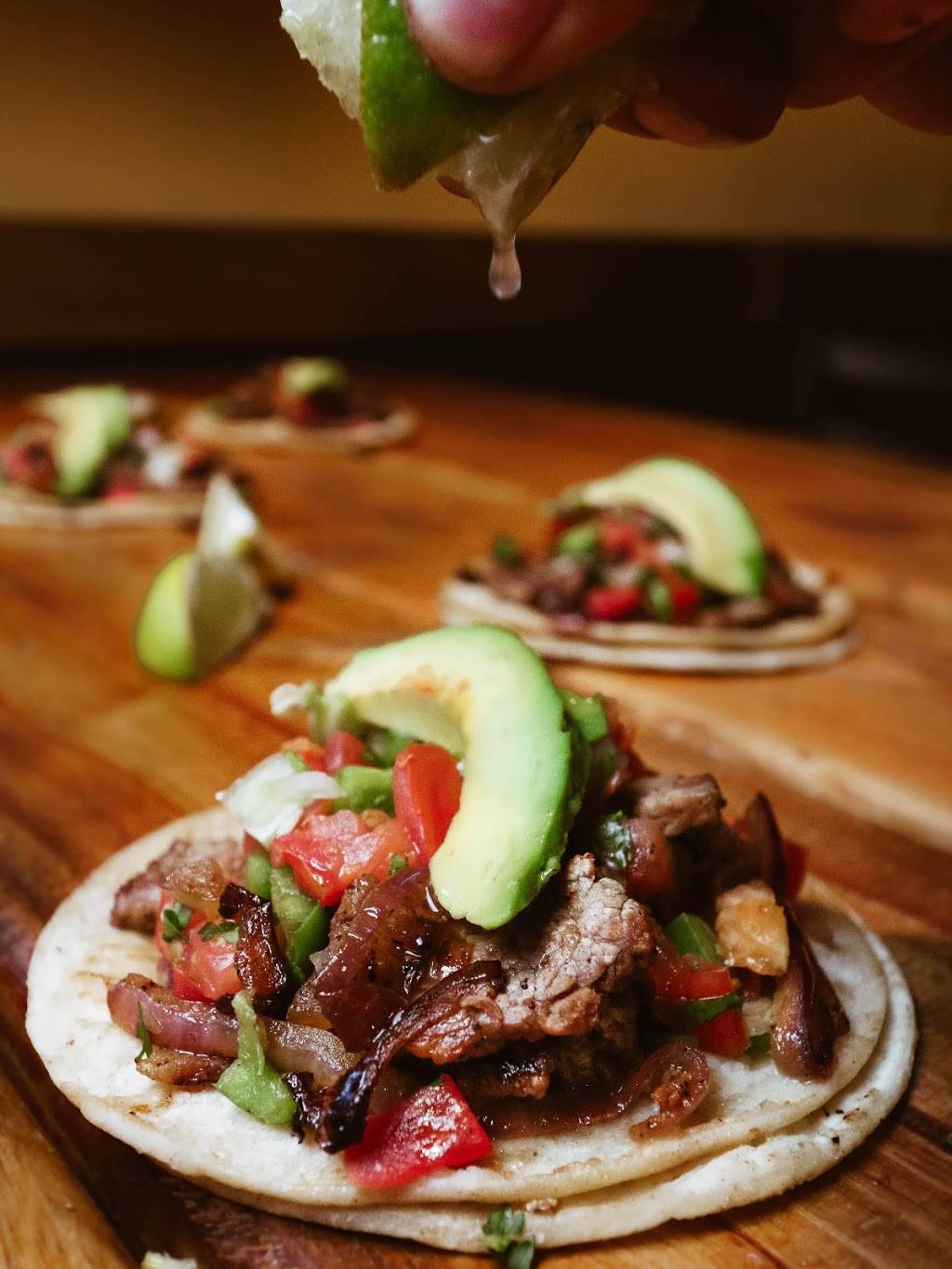 Taqueria Los Güeros | restaurant | 223 New Brunswick Ave, Perth Amboy, NJ 08861, USA | 7329345011 OR +1 732-934-5011