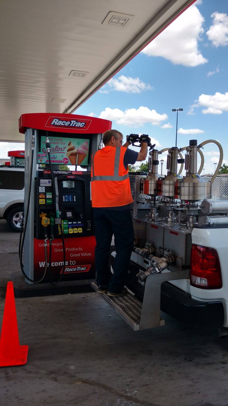 RaceTrac | cafe | 1110 N Hwy 77, Waxahachie, TX 75165, USA | 9729371563 OR +1 972-937-1563