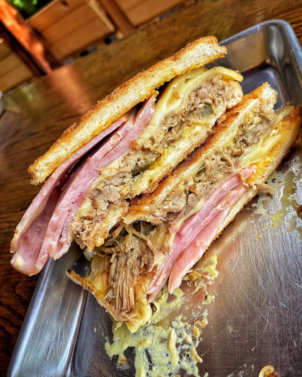 Dyckman Dogs | restaurant | 105-A Dyckman St, New York, NY 10040, USA | 6468526499 OR +1 646-852-6499