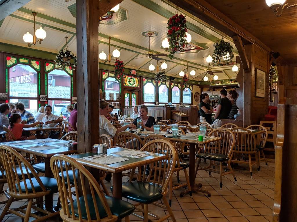 Giordanos Restaurant | restaurant | 18 Lake Ave, Oak Bluffs, MA 02557, USA | 5086930184 OR +1 508-693-0184