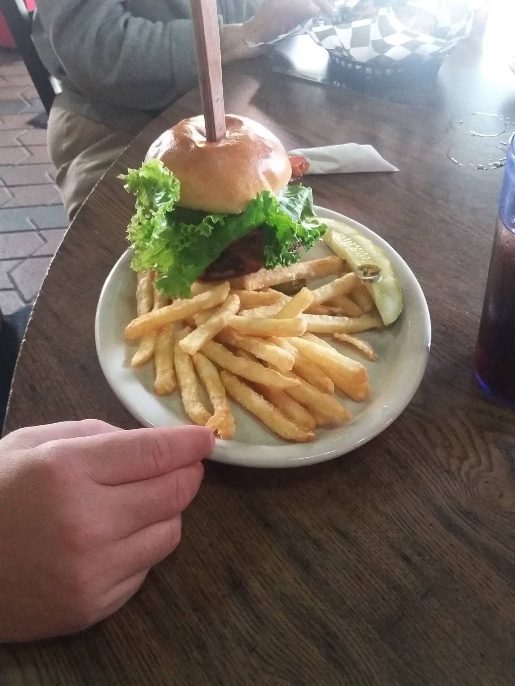 Darbs Patio | restaurant | 148 S Main St, Eaton Rapids, MI 48827, USA | 5176633272 OR +1 517-663-3272