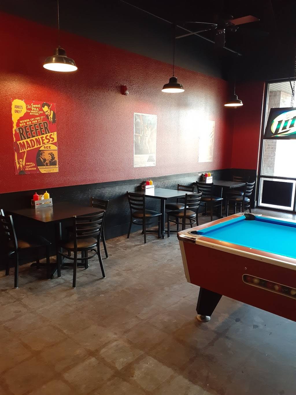 Frank n Steins | restaurant | 105 W Sherman Way Ste 106, Nixa, MO 65714, USA | 4174944165 OR +1 417-494-4165