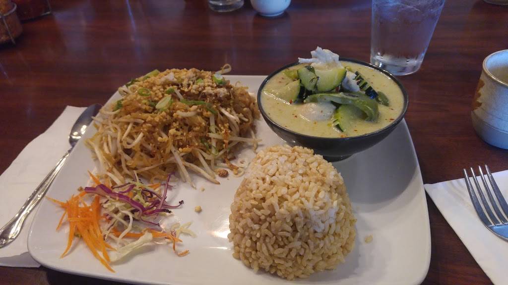 Supons Thai Kitchen | restaurant | 111 N Samish Way, Bellingham, WA 98225, USA | 3606764102 OR +1 360-676-4102