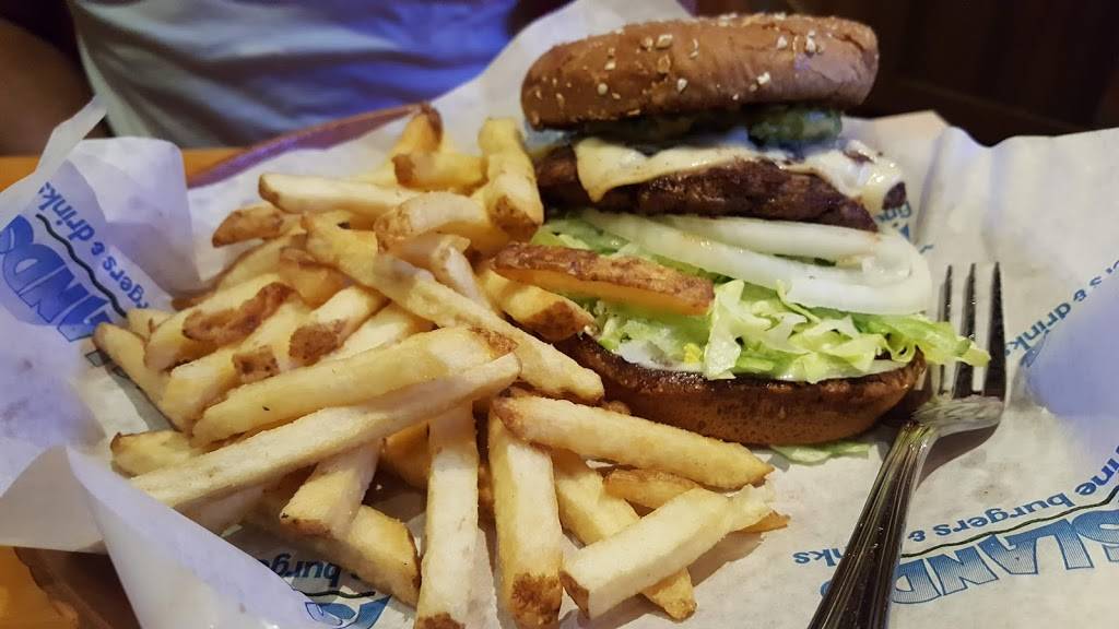 Islands Restaurant Glendale | restaurant | 117 W Broadway, Glendale, CA 91204, USA | 8185453555 OR +1 818-545-3555