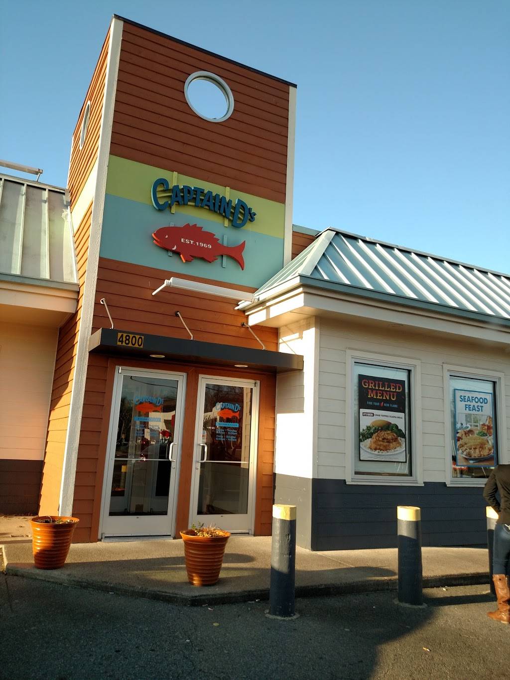 Captain Ds | restaurant | 4800 Williamsburg Rd, Richmond, VA 23231, USA | 8042220250 OR +1 804-222-0250