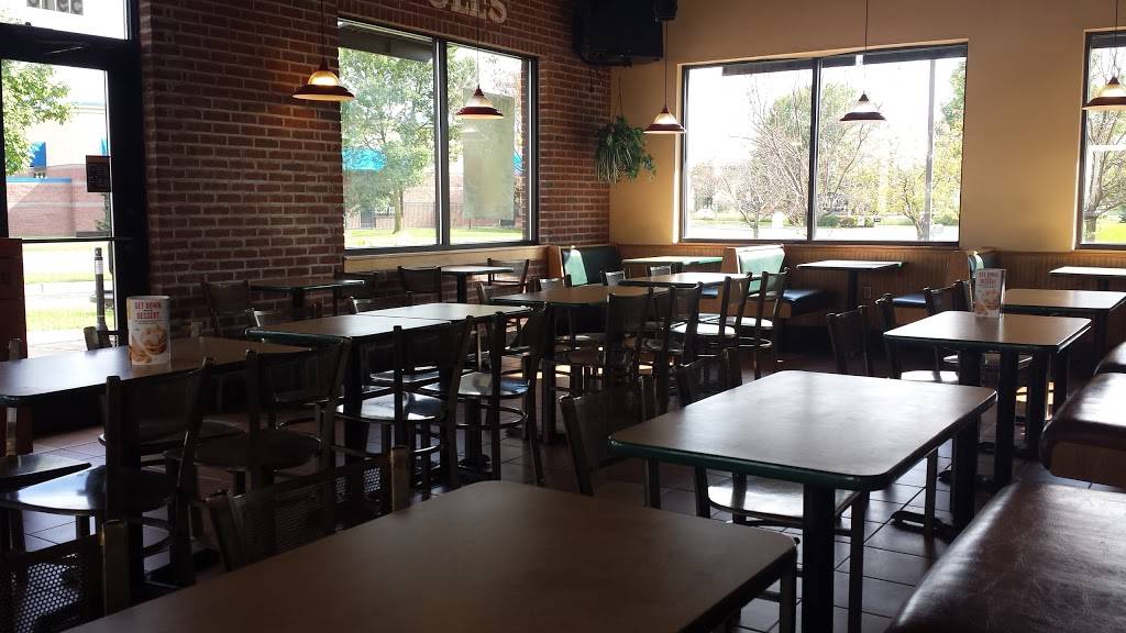 Taco Johns | restaurant | 5910 Neal Ave N, Oak Park Heights, MN 55082, USA | 6514397771 OR +1 651-439-7771