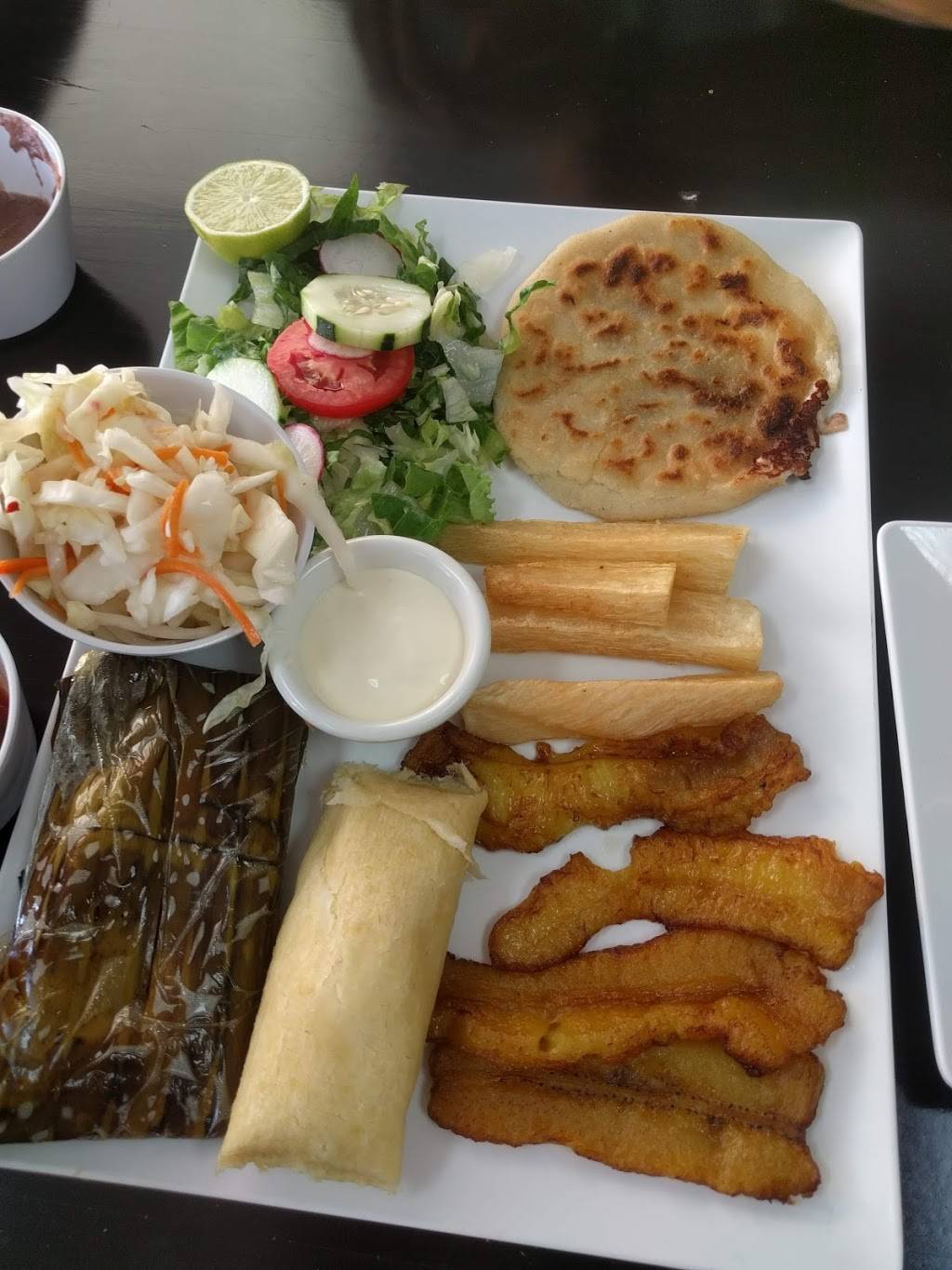 Casa Linda Salvadoran Cuisine | restaurant | 11255 Garland Rd Ste 1330, Dallas, TX 75218, USA | 4693720866 OR +1 469-372-0866