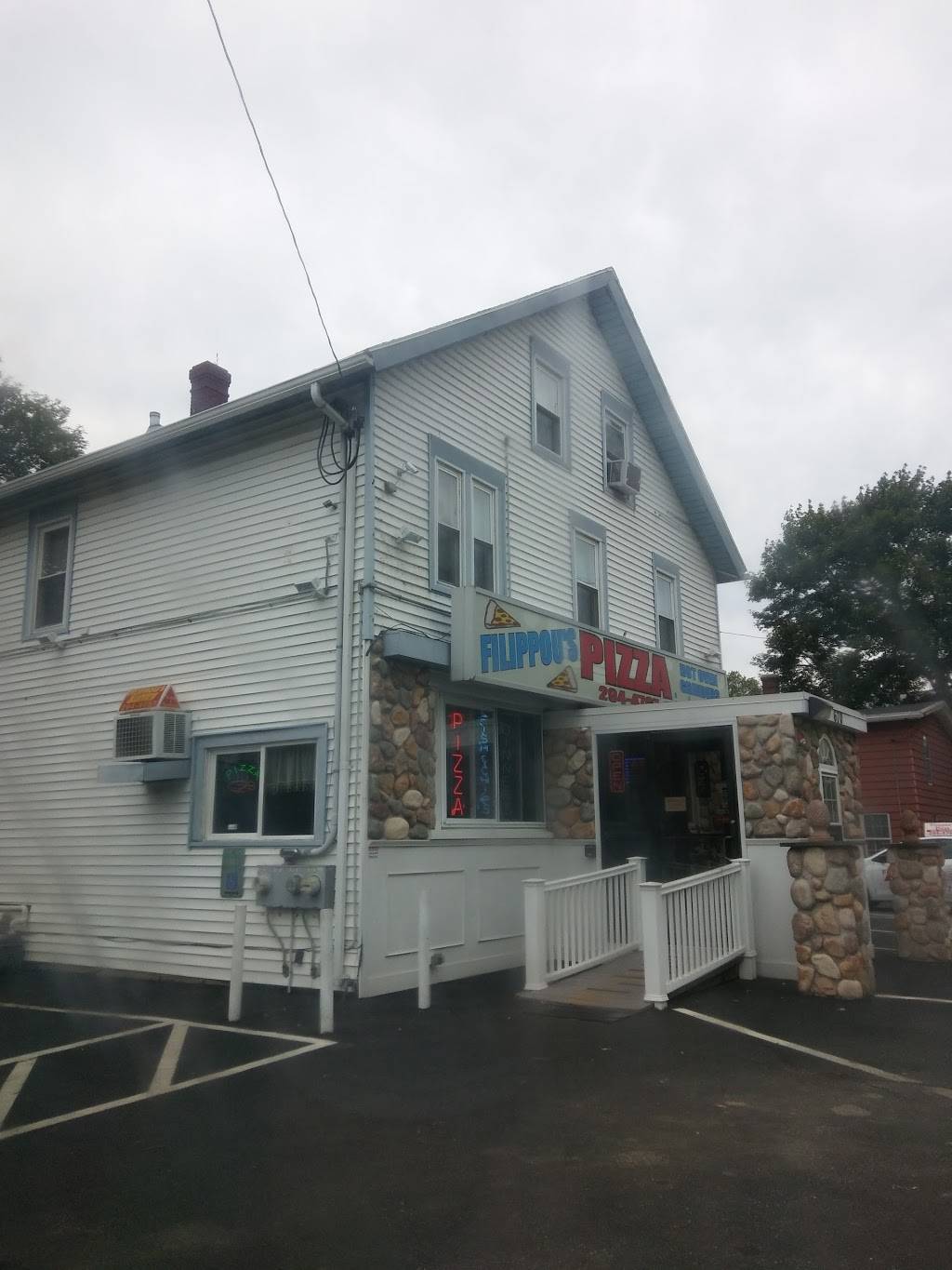 Filippous Restaurant | restaurant | 670 Ten Rod Rd, North Kingstown, RI 02852, USA | 4012944767 OR +1 401-294-4767