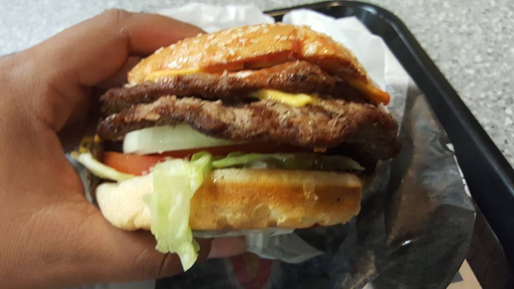 Carls Jr. | restaurant | 695 H St, Chula Vista, CA 91910, USA | 6194764420 OR +1 619-476-4420