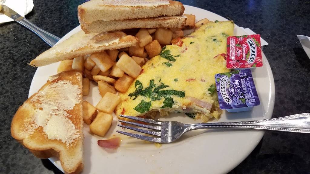 Indy 500 Grill | restaurant | Col. H. Weir Cook Memorial Dr, Indianapolis, IN 46241, USA | 3172410460 OR +1 317-241-0460