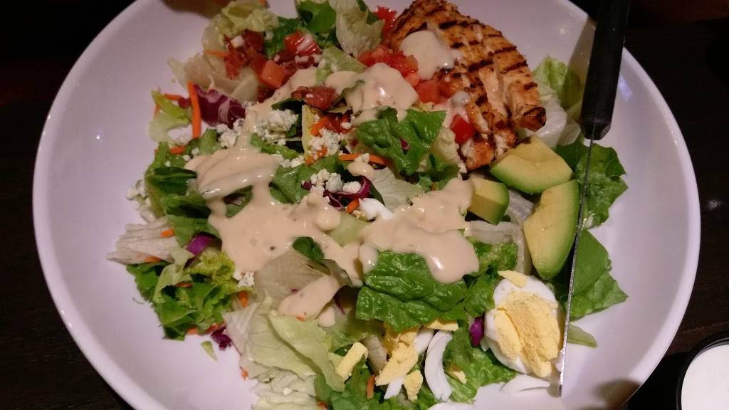 Red Robin Gourmet Burgers and Brews | restaurant | 26522 Towne Centre Dr, Foothill Ranch, CA 92610, USA | 9492978200 OR +1 949-297-8200