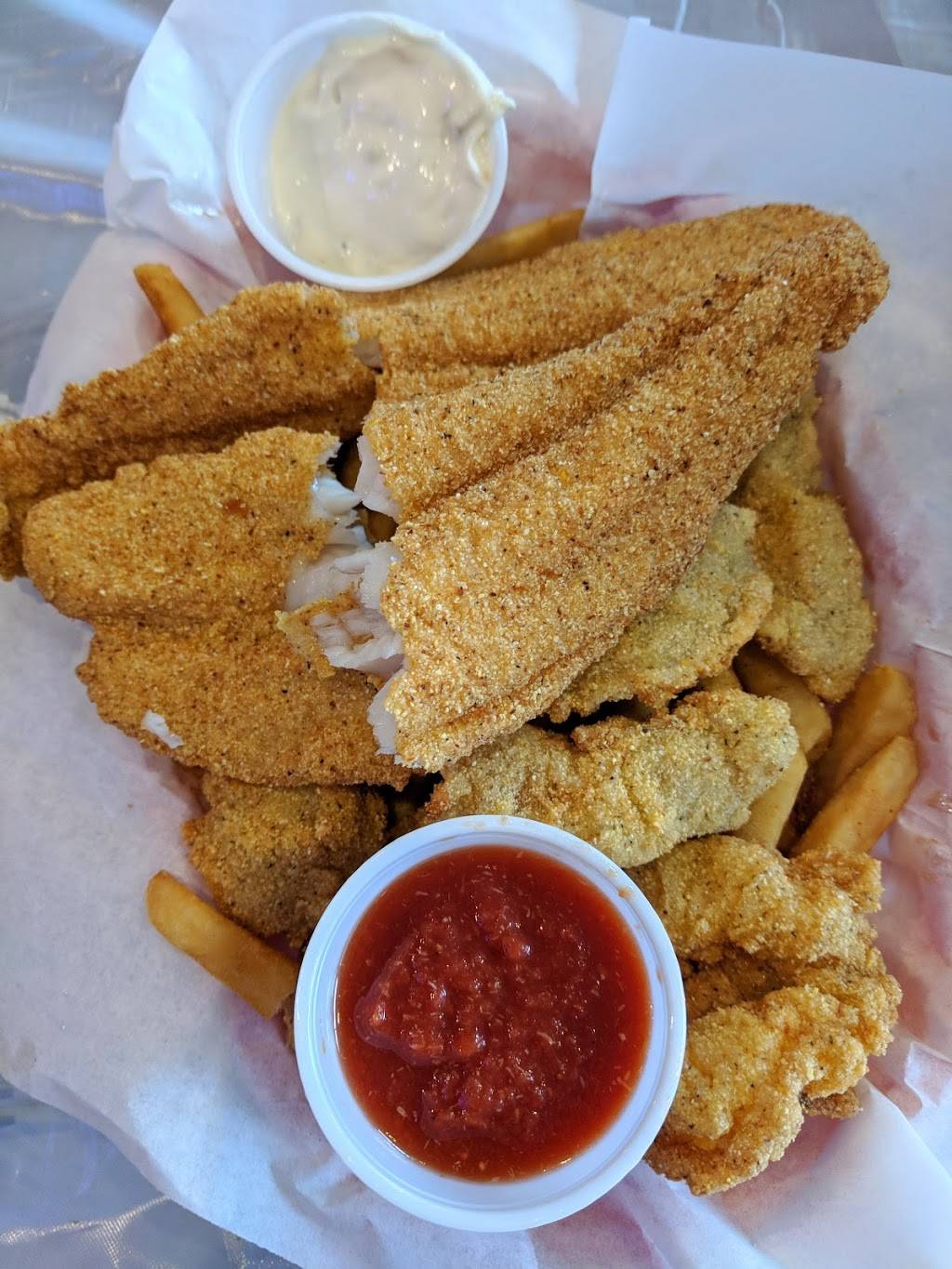 Krispy catch | restaurant | 2596 E Arkansas Ln ste 154, Arlington, TX 76014, USA | 8172743474 OR +1 817-274-3474