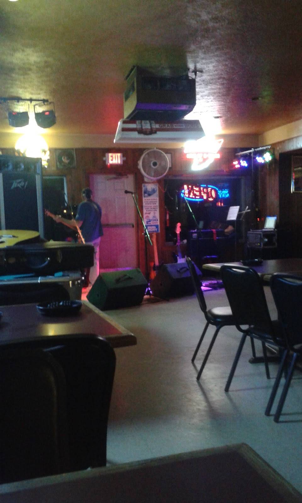 Shortys Den | restaurant | 1300 7th St, Bedford, IN 47421, USA | 8122793640 OR +1 812-279-3640