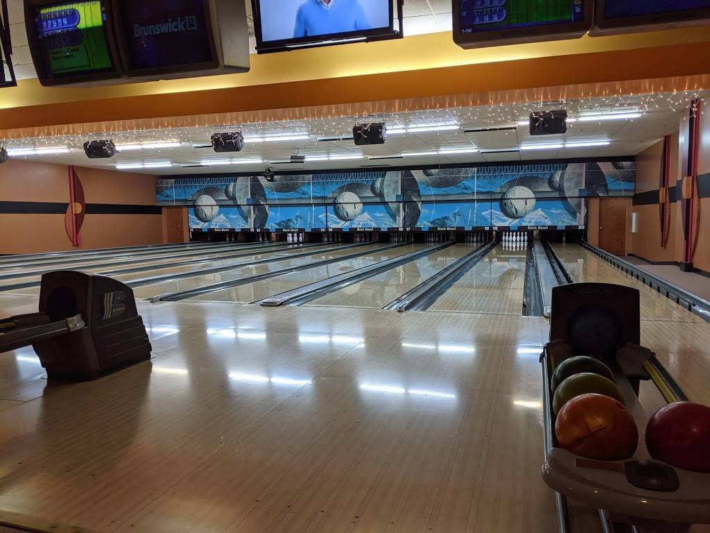 Bowlmor Cafe & Lounge | restaurant | 50 Chambers Ave, Eagle, CO 81631, USA | 9703282695 OR +1 970-328-2695