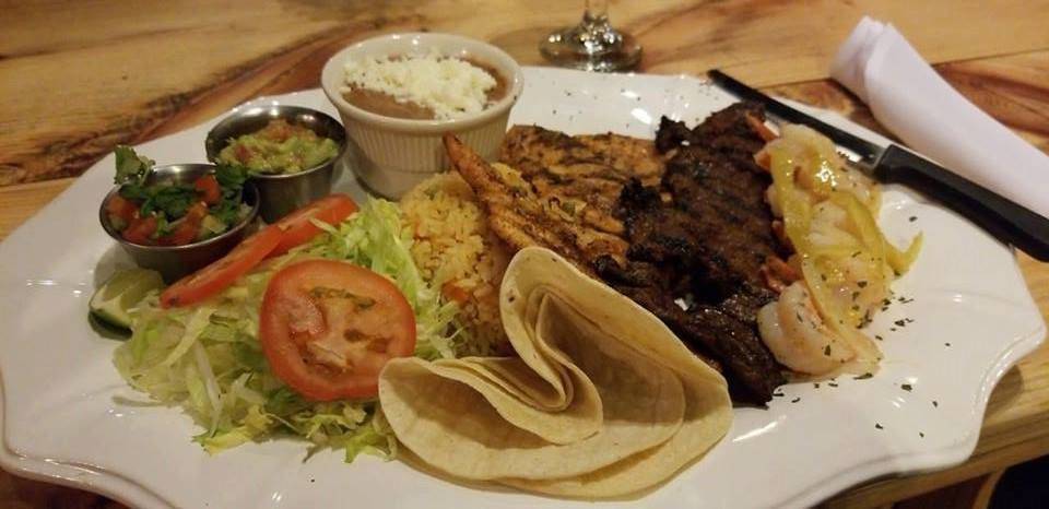 Las Cocinas de 12 Crane | restaurant | 12 Crane St, Southbridge, MA 01550, USA | 5089096953 OR +1 508-909-6953