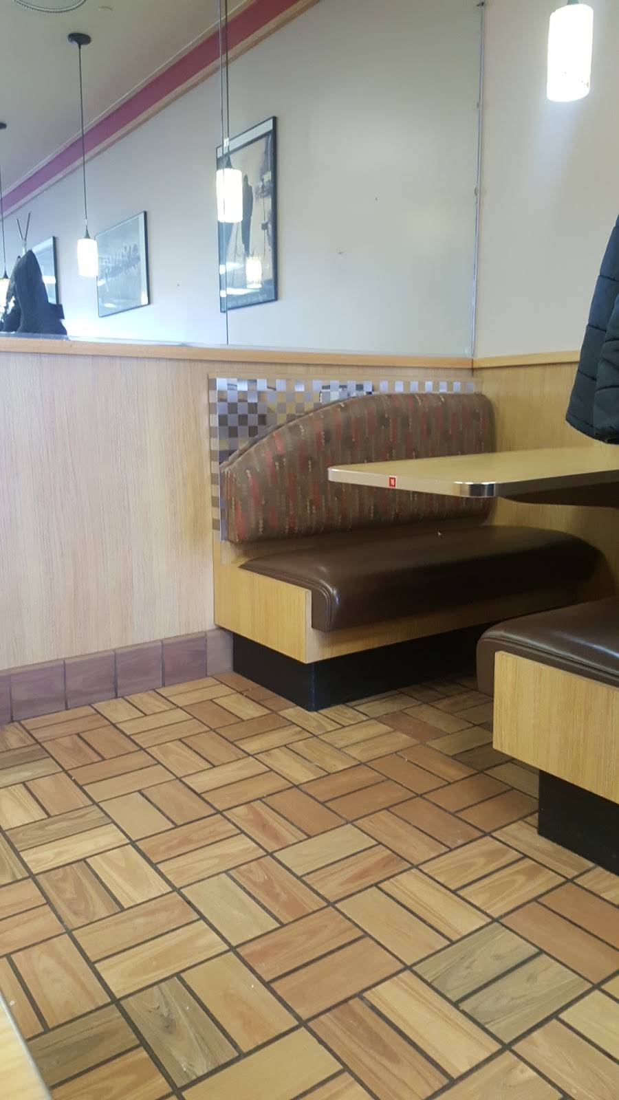 Westside Coney Island | restaurant | 31120 N Beck Rd, Novi, MI 48377, USA | 2489609175 OR +1 248-960-9175