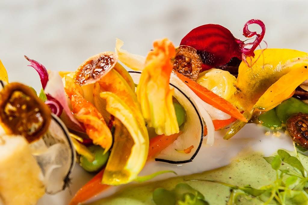 Elizabeths Gone Raw | restaurant | 1341 L St NW, Washington, DC 20005, USA | 2023478349 OR +1 202-347-8349