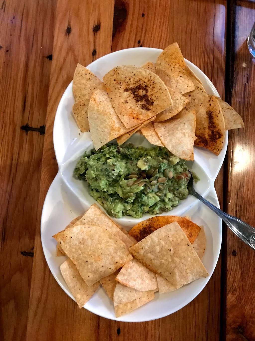 Tavern and Tap | restaurant | 101 S Washington Square, Lansing, MI 48933, USA | 5173745555 OR +1 517-374-5555