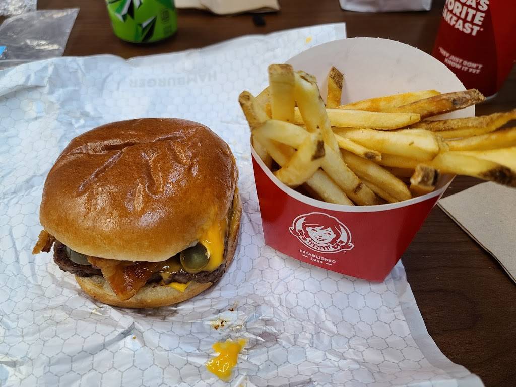 Wendys | restaurant | 1940 S Ohio St, Salina, KS 67401, USA | 7858277255 OR +1 785-827-7255