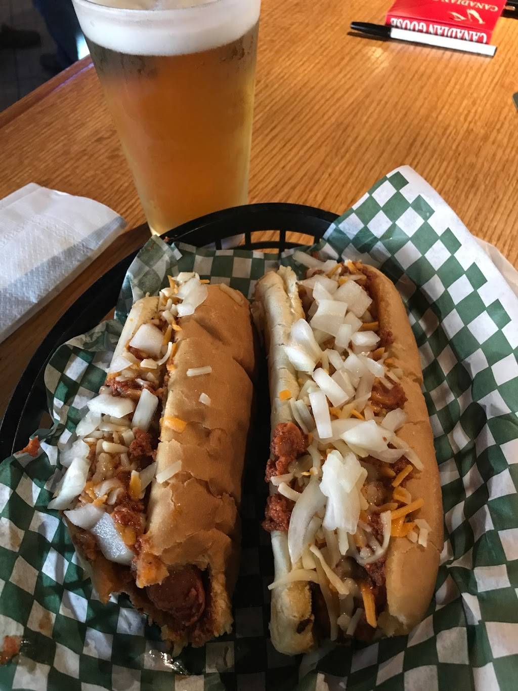 The Clubhouse Bar | restaurant | 13127 Tecumseh Rd E, Windsor, ON N8N 3T4, Canada | 5199568825 OR +1 519-956-8825