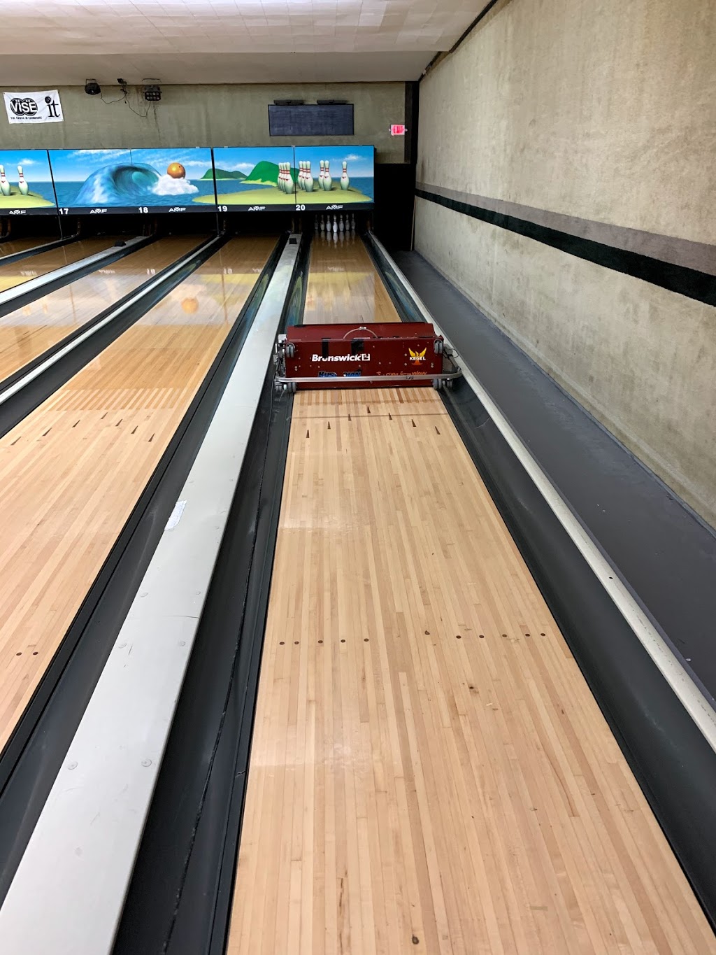 Lucky Strike Alley | night club | 1310 E St, Charleston, IL 61920, USA | 2173456630 OR +1 217-345-6630