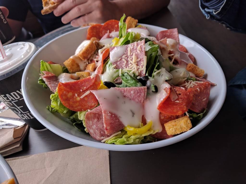 Pizza Hut | meal takeaway | 1608 S Locust St, Grand Island, NE 68801, USA | 3083981219 OR +1 308-398-1219