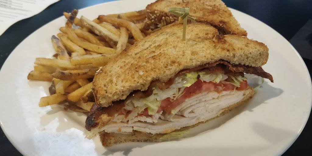 PKWY Tavern Marks | restaurant | 445 Marks St #6669, Henderson, NV 89014, USA | 7025863557 OR +1 702-586-3557