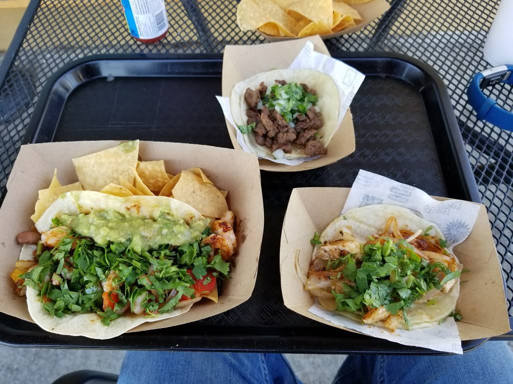 Holé Molé | restaurant | 421 Obispo Ave, Long Beach, CA 90814, USA | 5624392555 OR +1 562-439-2555