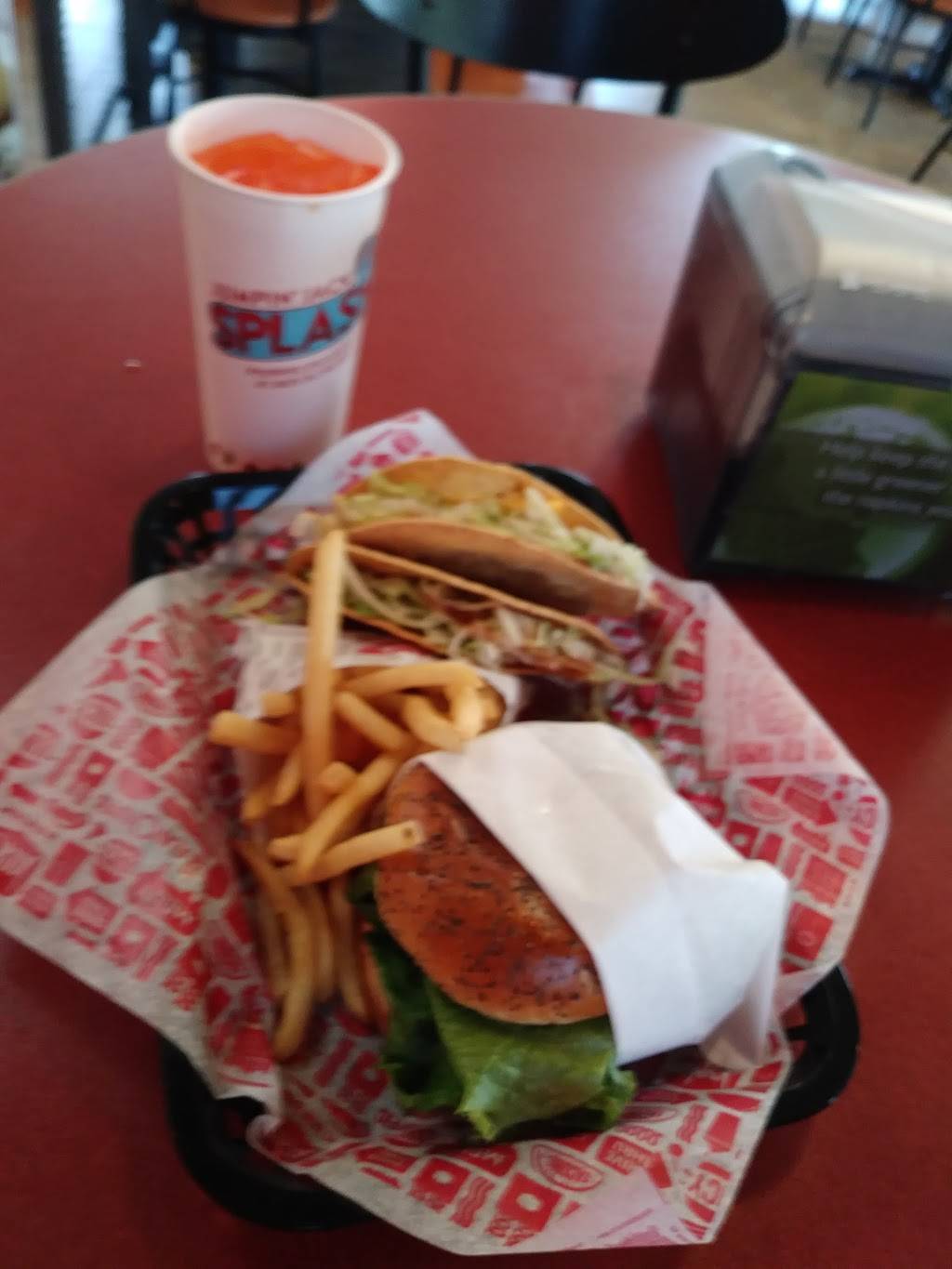 Jack in the Box | restaurant | 14485 E Foothill Blvd, Fontana, CA 92335, USA | 9094291128 OR +1 909-429-1128