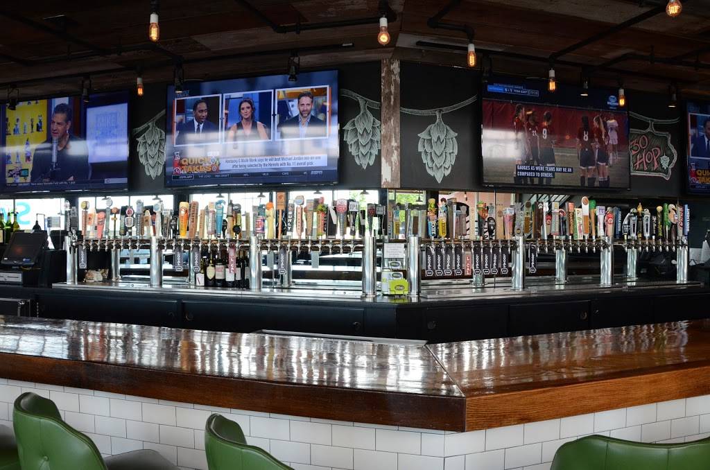 30hop Iowa River Landing | restaurant | 900 E 2nd Ave, Coralville, IA 52241, USA | 3193513800 OR +1 319-351-3800