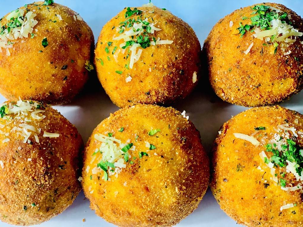 Rome to Brooklyn, pizza & panzerotti | meal delivery | 755 Grand St, Brooklyn, NY 11211, USA | 7182693239 OR +1 718-269-3239