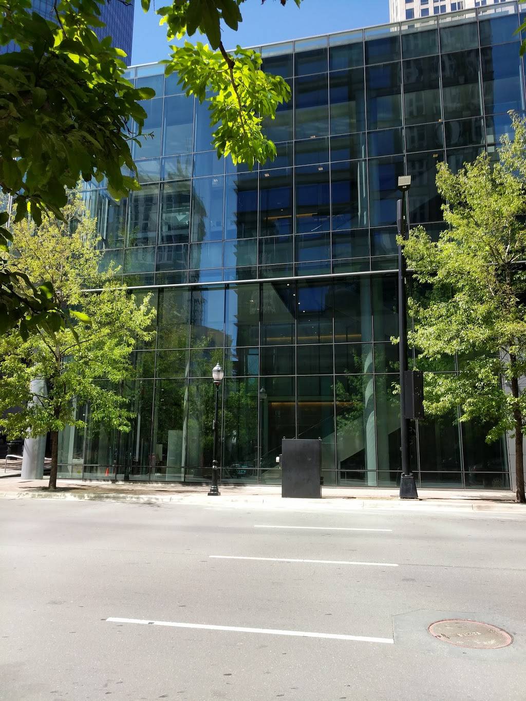 The Lobby Lounge | restaurant | 201 E Trade St, Charlotte, NC 28202, USA | 7045472244 OR +1 704-547-2244