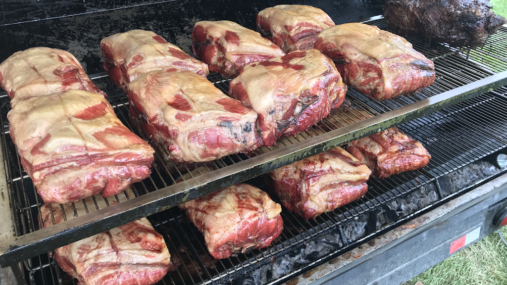 Dn’D Family Farms The Smoky Pig | restaurant | 8495 Woodbury Pike, Hollidaysburg, PA 16648, USA | 8143175234 OR +1 814-317-5234