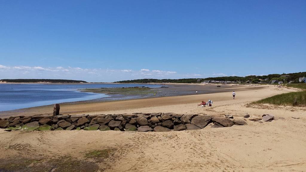 Macs Seafood Market Wellfleet | restaurant | At the Wellfleet Town Pier, 265 Commercial St, Wellfleet, MA 02667, USA | 5083490404 OR +1 508-349-0404
