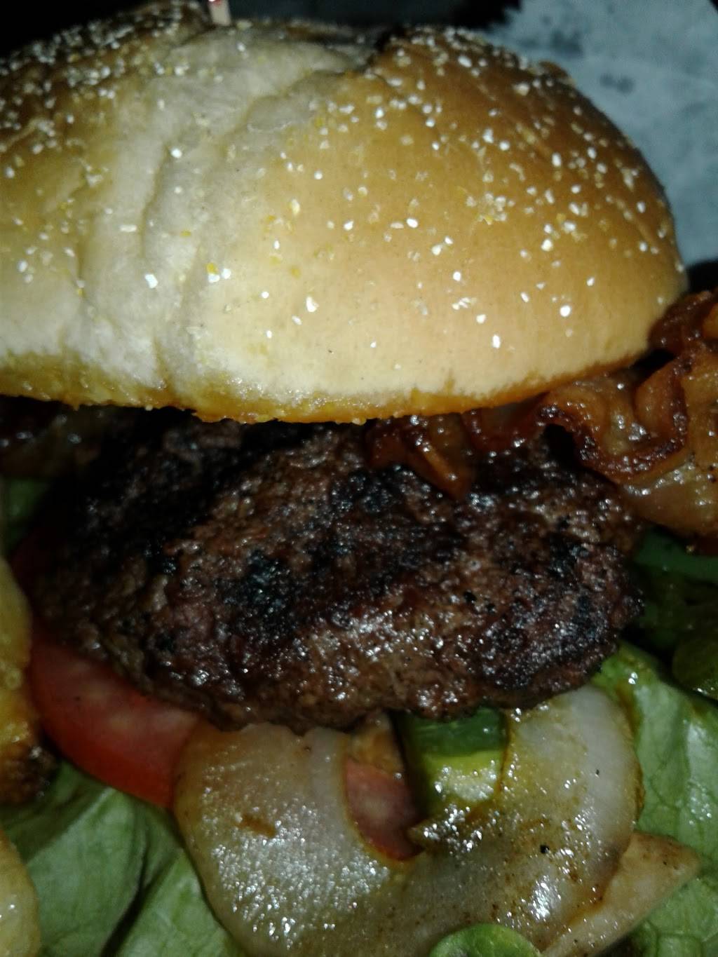 JJ Mannings | restaurant | 740 S Fleming St, Sebastian, FL 32958, USA | 7725891238 OR +1 772-589-1238