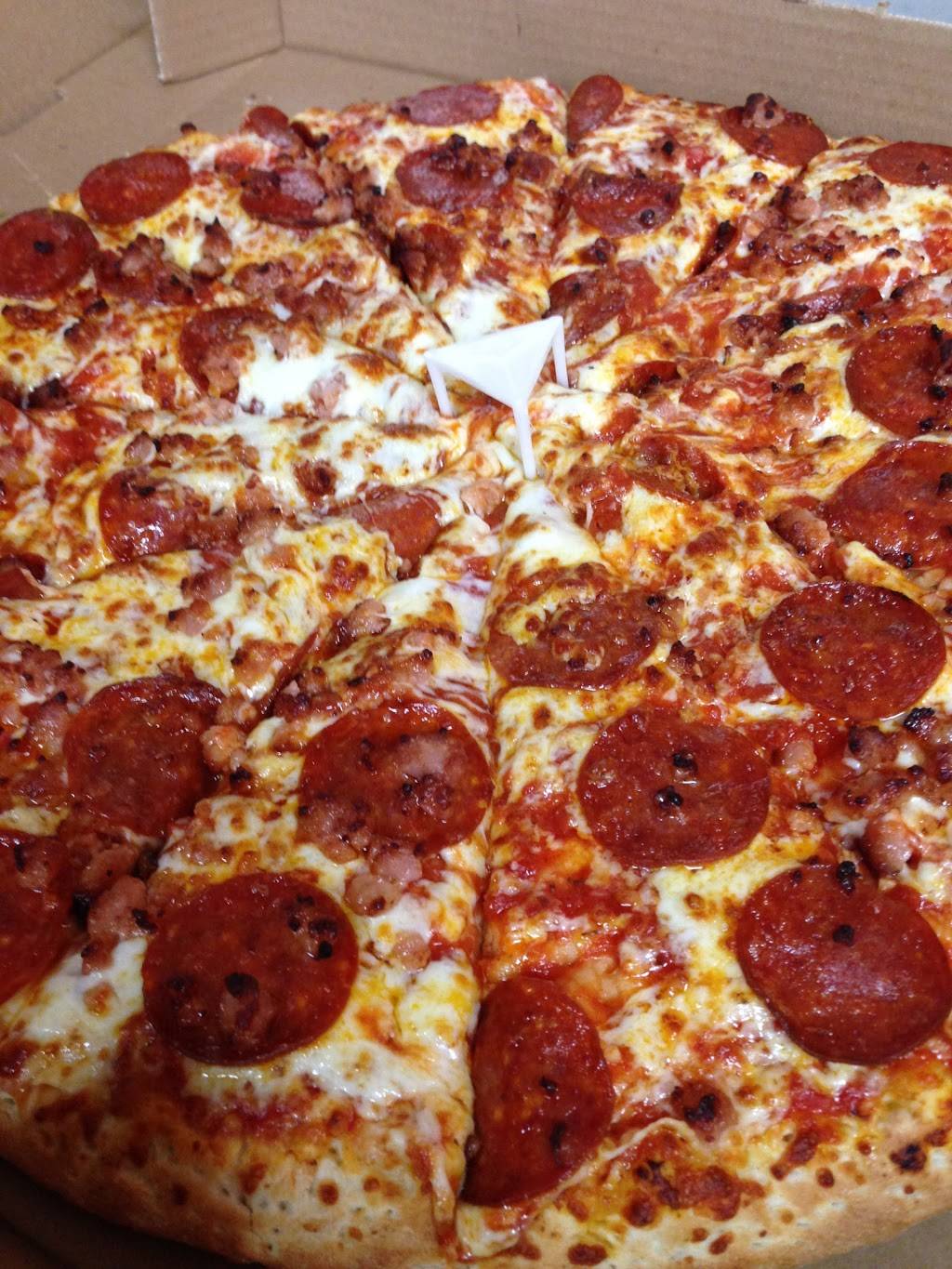 Free Topping Pizza | restaurant | 210 King St E, Bowmanville, ON L1C 1P3, Canada | 9056972002 OR +1 905-697-2002