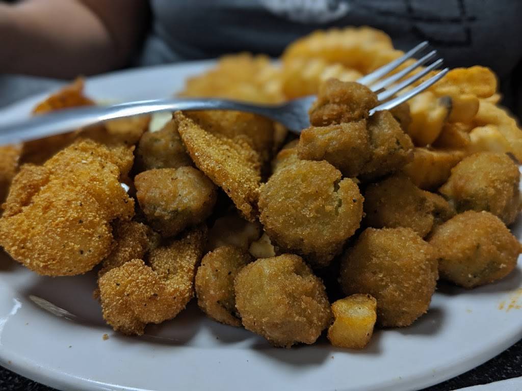 Southern Rock Bouncin BBQ | restaurant | 3779 S Grundy Quarles Hwy, Gainesboro, TN 38562, USA | 9318587675 OR +1 931-858-7675