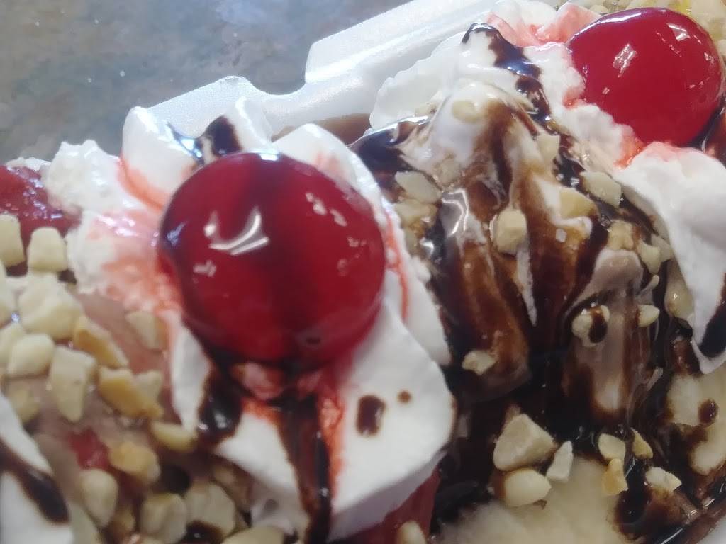 Mikies Ice Cream & Green Cow | meal takeaway | 179 S Antrim Way, Greencastle, PA 17225, USA | 7175974011 OR +1 717-597-4011