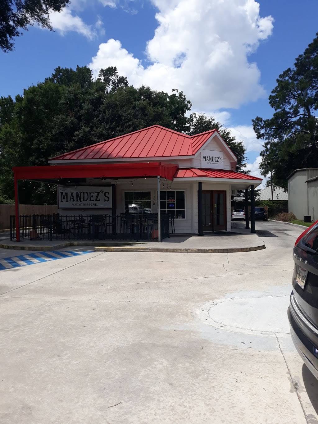 Mandezs Seafood Bar & Grill | restaurant | 110 Doucet Rd, Lafayette, LA 70503, USA | 3377693917 OR +1 337-769-3917