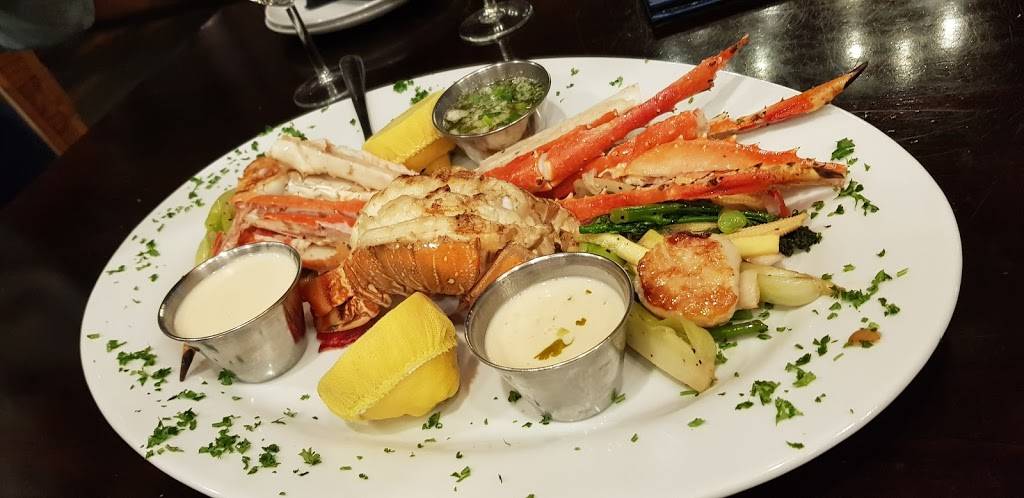 Gaslamp Fish House | restaurant | 411 Broadway, San Diego, CA 92101, USA | 6197953800 OR +1 619-795-3800