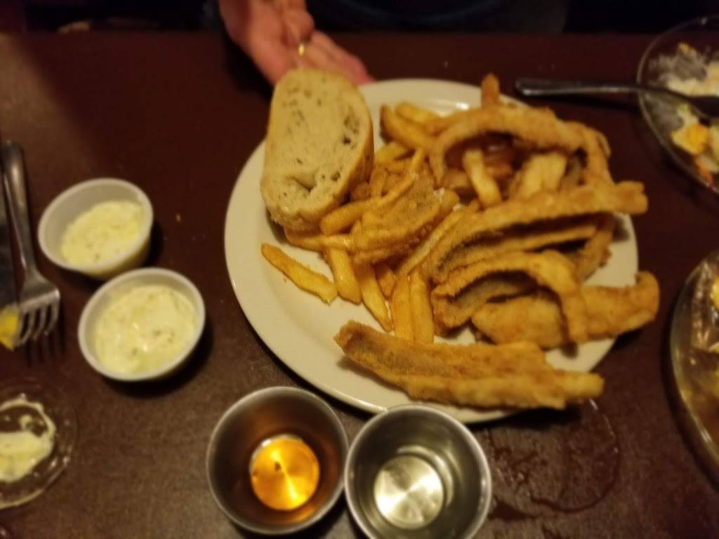 Nueskes at Gullivers Landing | restaurant | 1701 Mallard Ln, Wausau, WI 54401, USA | 7158498409 OR +1 715-849-8409