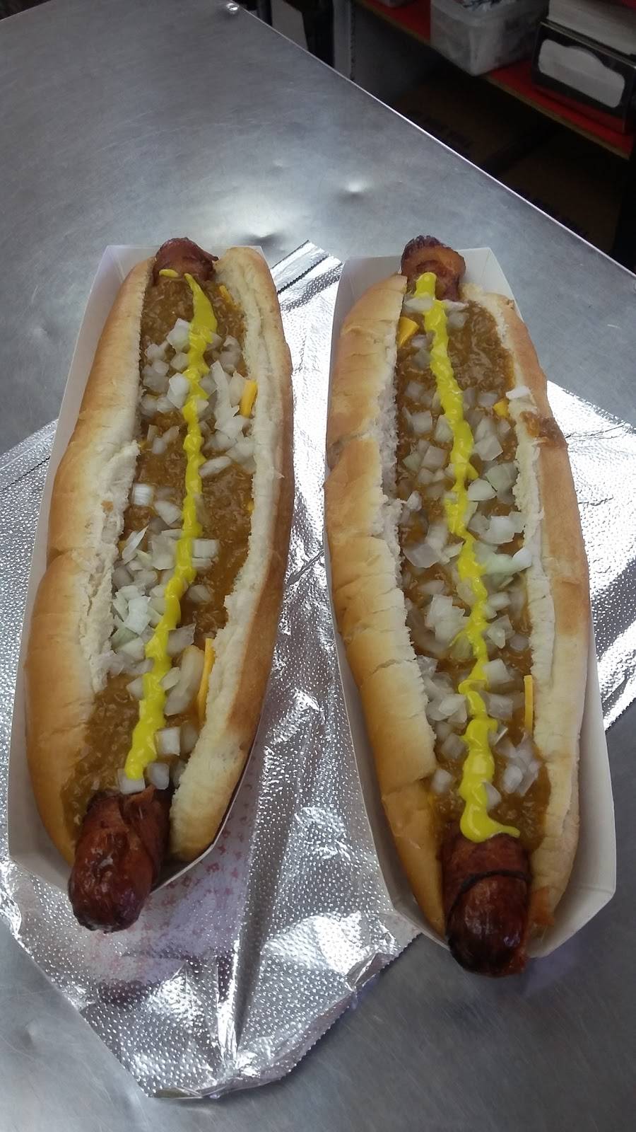 Family Treats | restaurant | 2010 Springwells St, Detroit, MI 48209, USA | 3138413522 OR +1 313-841-3522