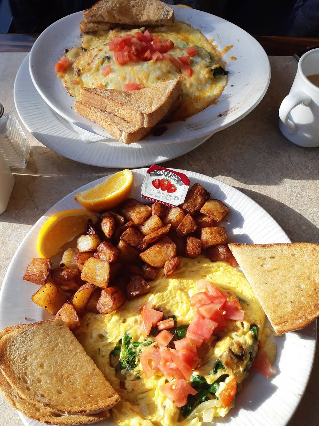 Kristys Restaurant | restaurant | 809 Richmond Rd, Ottawa, ON K2A 0G7, Canada | 6137222336 OR +1 613-722-2336