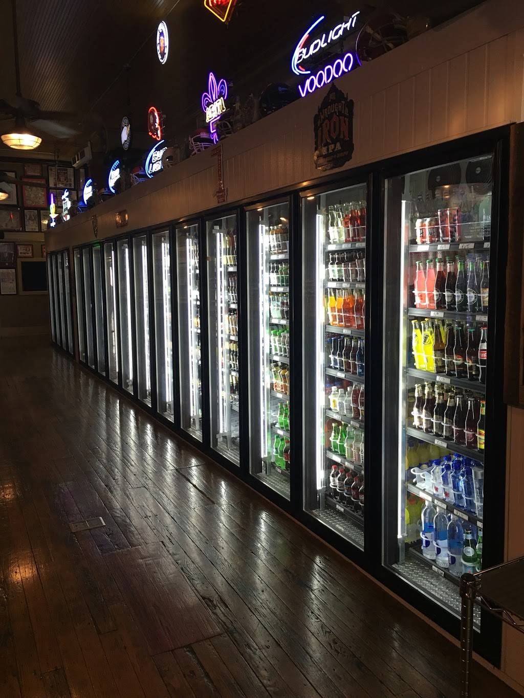 Cravings Specialty Restaurant, Beer & Wine Store | restaurant | 2320 University Blvd, Tuscaloosa, AL 35401, USA | 2053314153 OR +1 205-331-4153