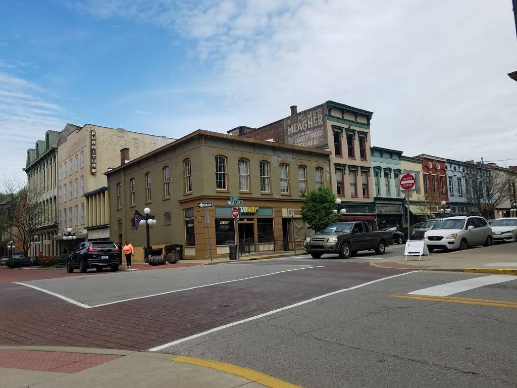 Subway | restaurant | 238 W Main St, Frankfort, KY 40601, USA | 5022273275 OR +1 502-227-3275