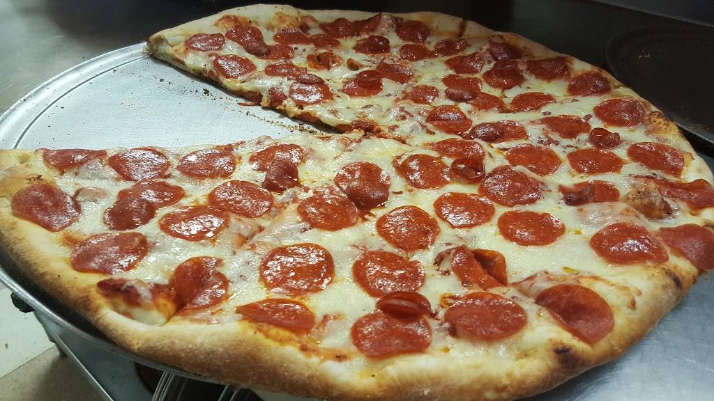 Chester Cab Pizza | restaurant | 707 Park Ave, Rochester, NY 14607, USA | 5852448211 OR +1 585-244-8211