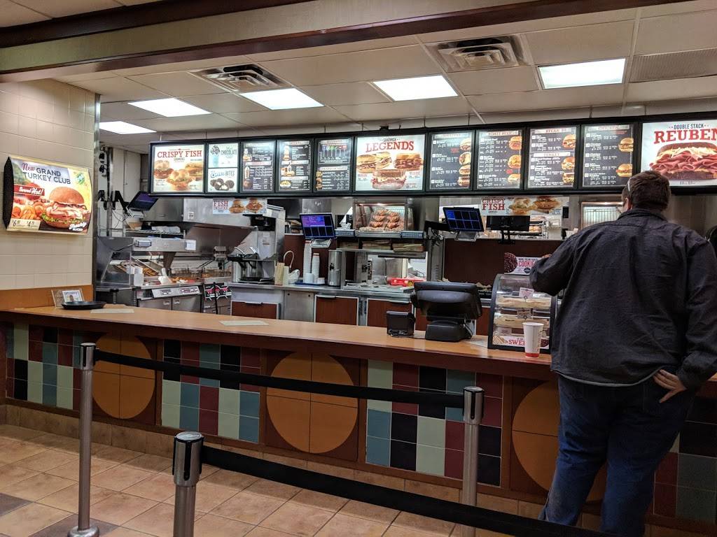Arbys | restaurant | 1400 S Main St, Bryan, OH 43506, USA | 4196330851 OR +1 419-633-0851